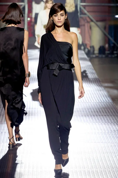Look 32